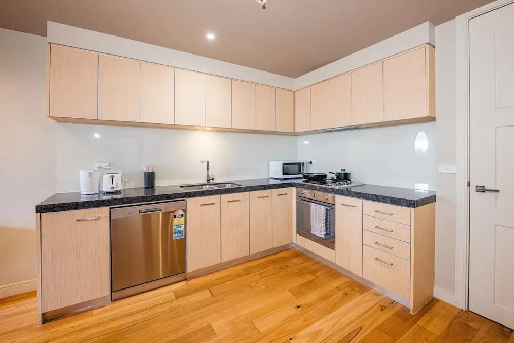 Molly's Little Apartments - photo 22