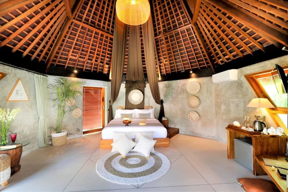The Sender Pool Suite - photo 14