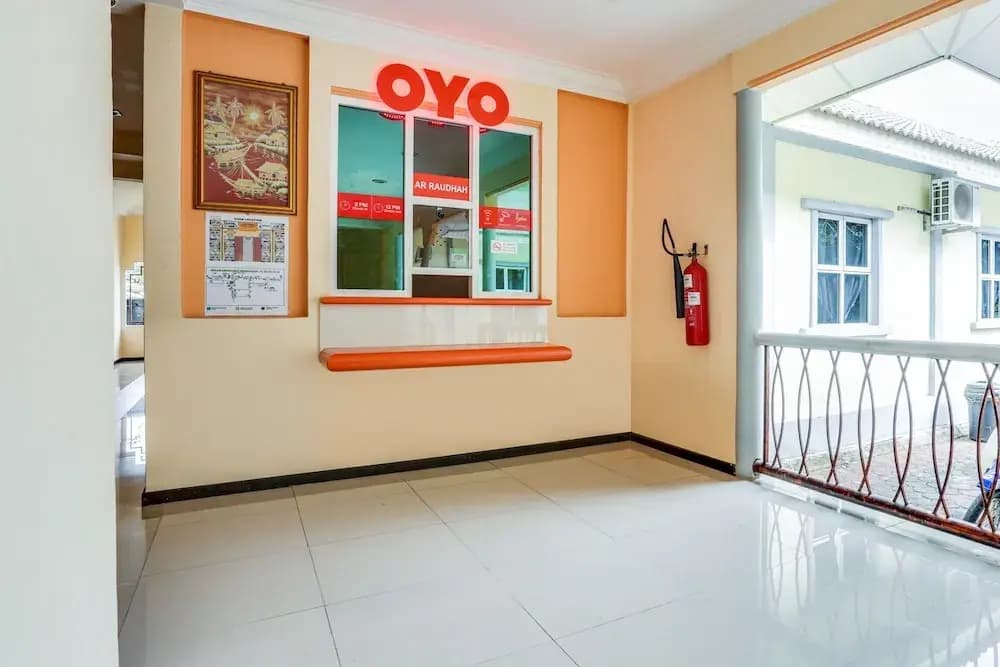 OYO 89660 Raudhah Inn Hotel - photo 1