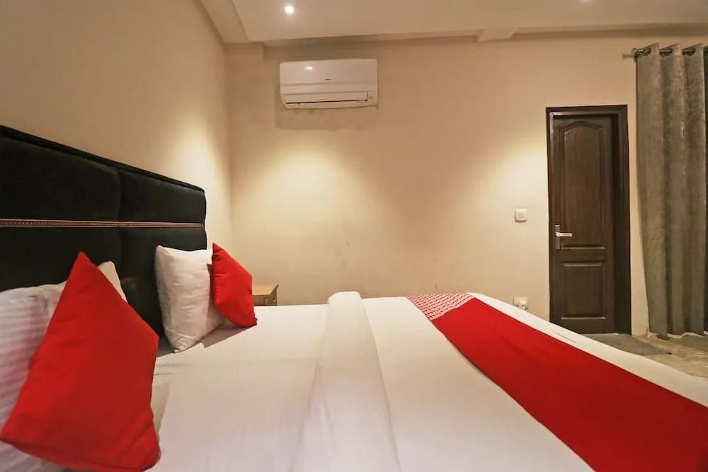 OYO 49069 A Suites - photo 6