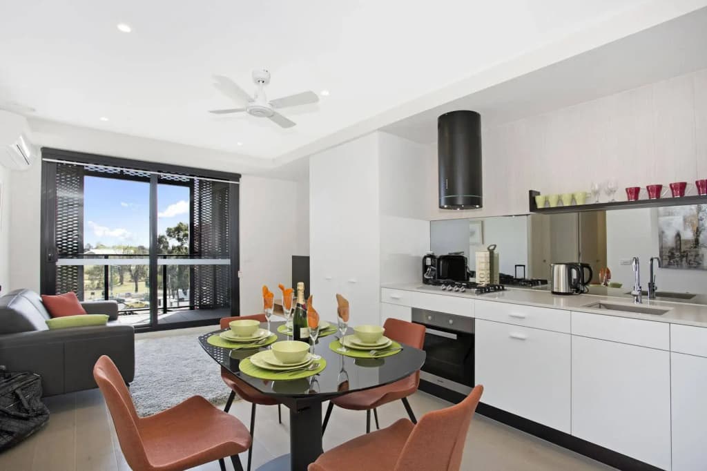 St Kilda Holiday Apartments - photo 19