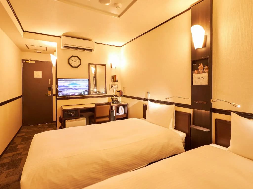 Toyoko Inn Tokyo Ueno Tawaramachi-eki - photo 2