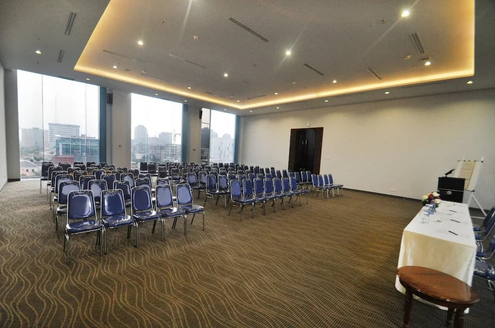 Dreamtel Jakarta - photo 13