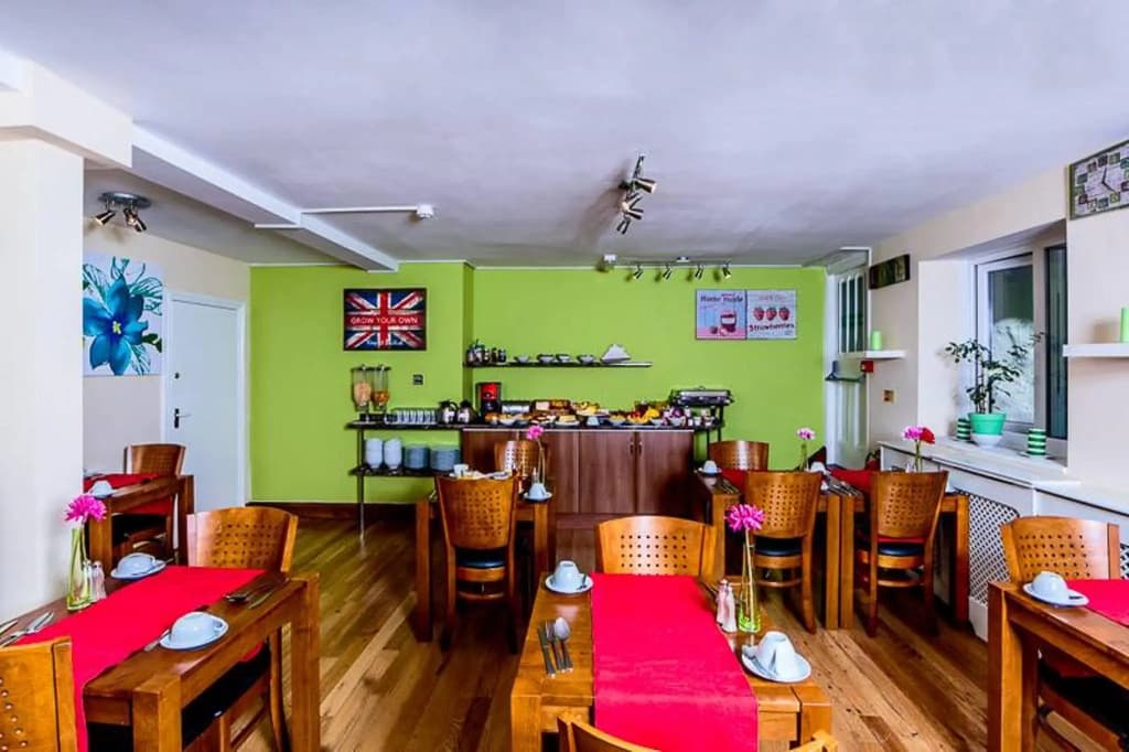 Dockside Hotel - photo 16