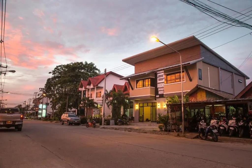2 Rocks Boutique Hostel - photo 11