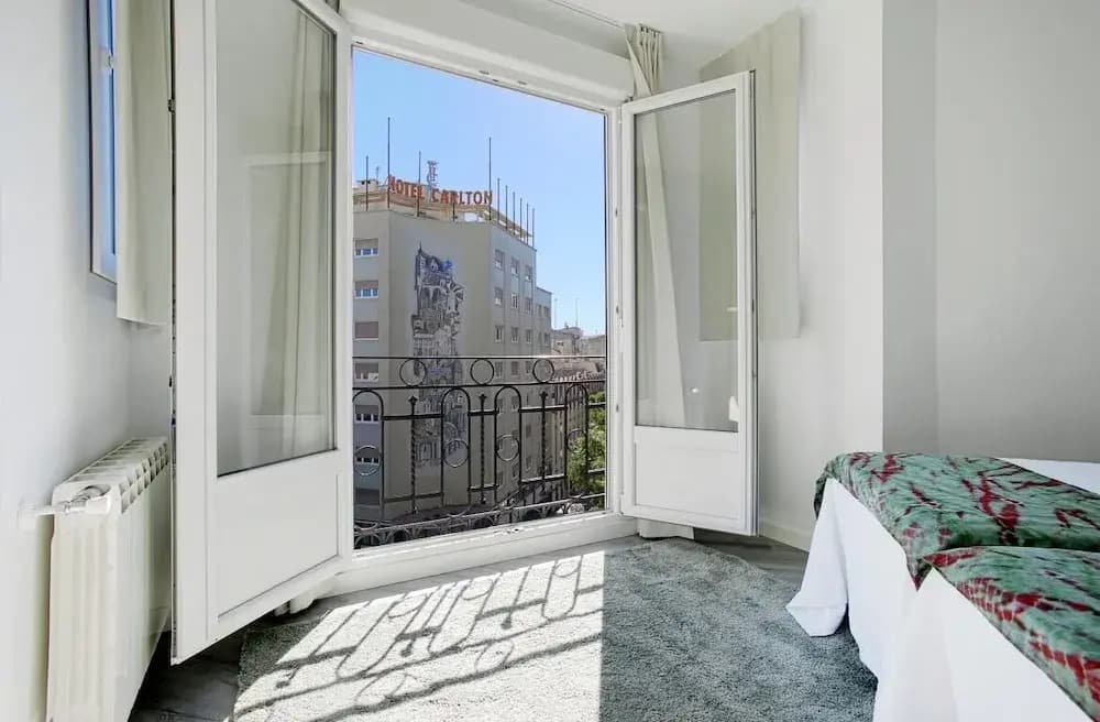The Best Location, 8pax, 3BD & 2Bth, Reina Sofia II - photo 11
