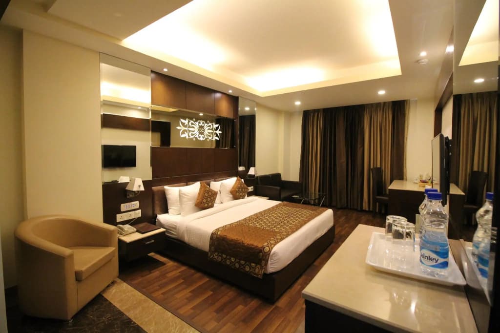 Hotel Golden Grand - photo 6