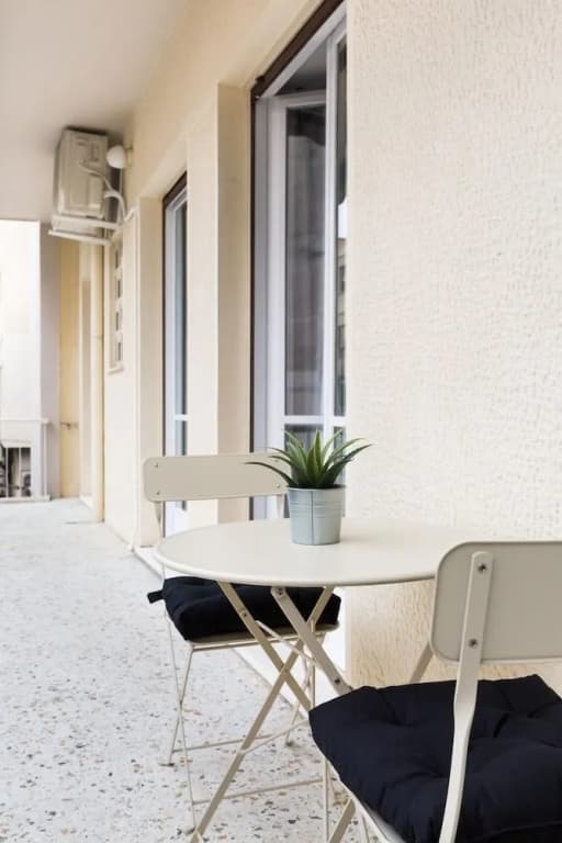 UPSTREET Acropolis Core Bright Modern Apt - photo 13