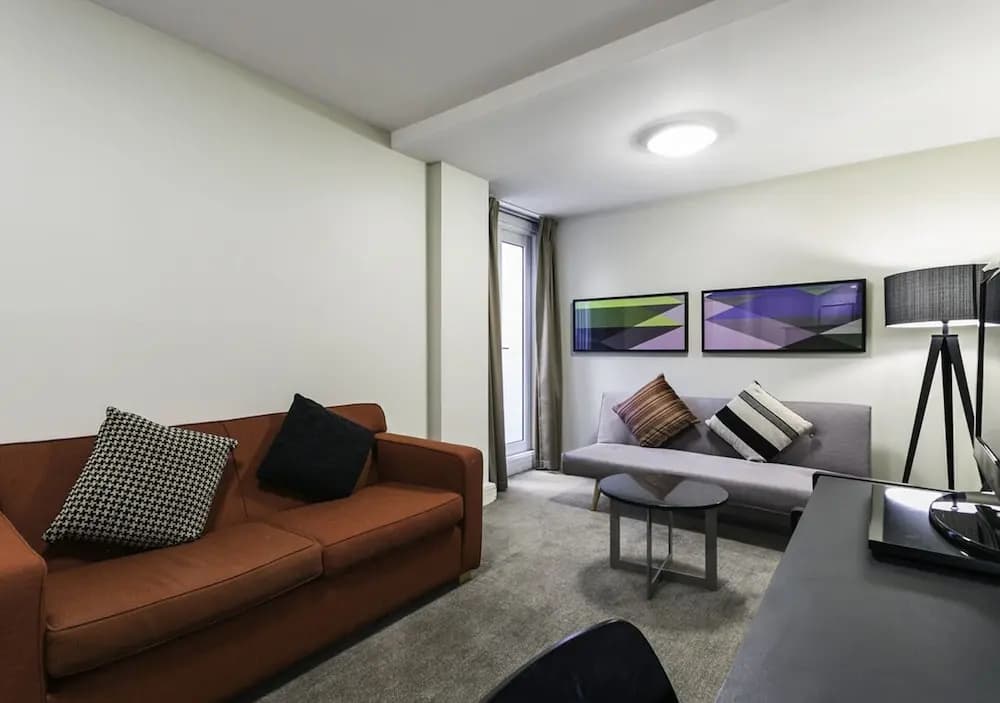 DARLING A Tidy Space in a Great Location - photo 6