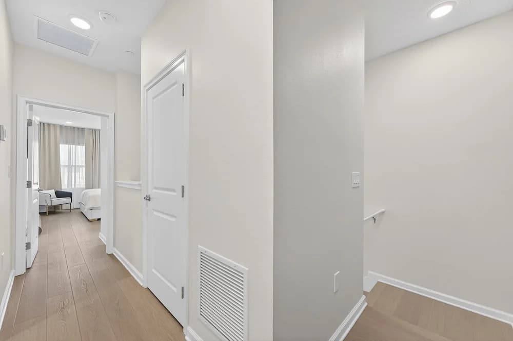NEW 5bd/5ba Townhome Near Seaworld - photo 12