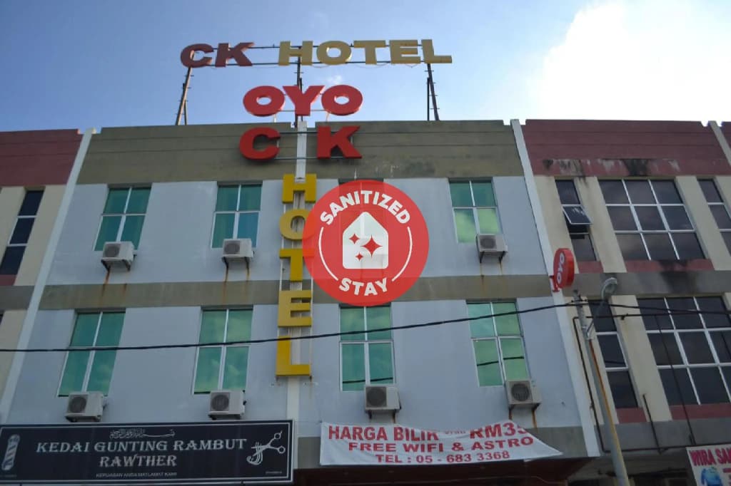 OYO 89715 CK Hotel - main photo