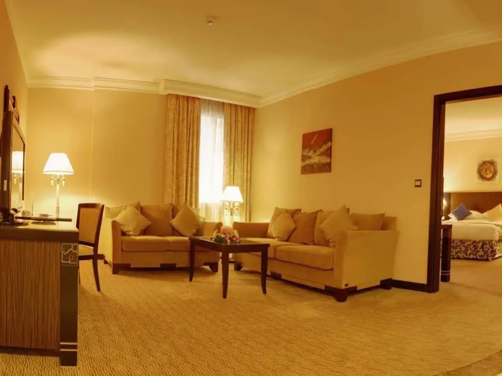 Sharjah Palace Hotel - photo 3