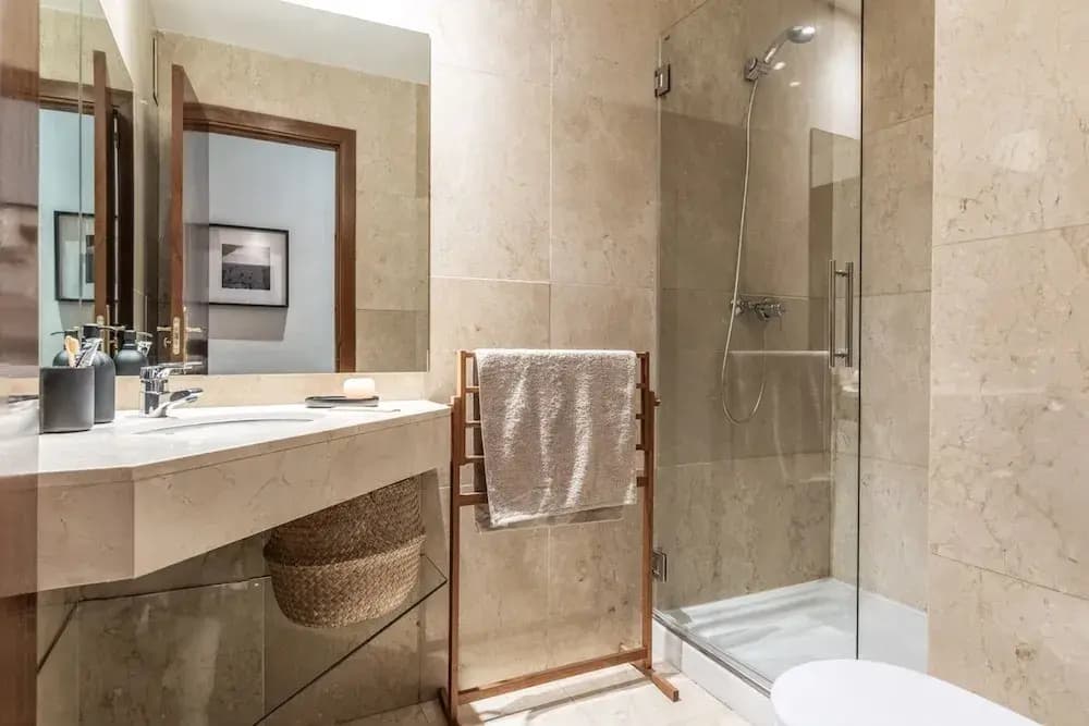 Uzer - 2 Bedrooms in Recoletos - photo 23