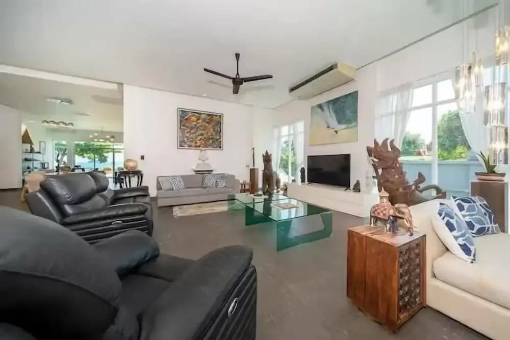 SeaView Villa Private Pool Table V195 - photo 1
