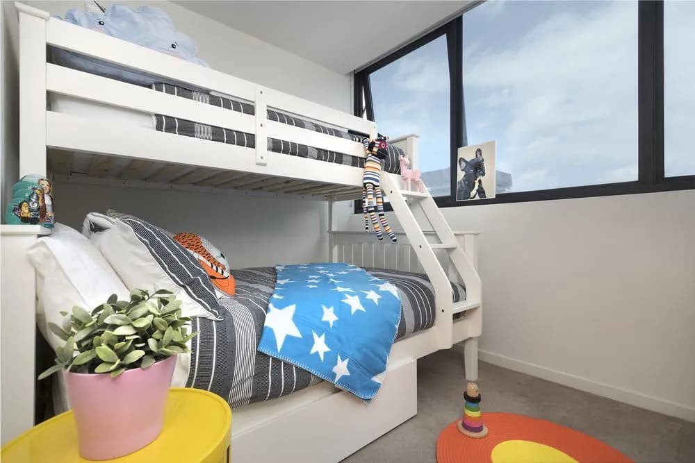 Modern 3 Bdr Apt Sutherland St - photo 5