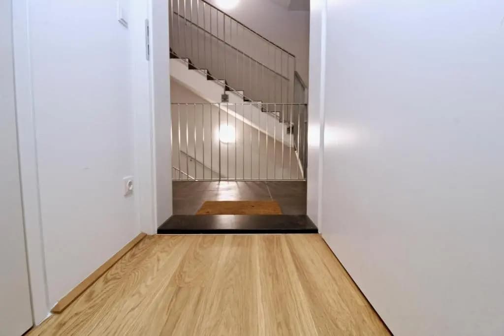 Balcony/Pool/Free Parking Garage Studio - photo 11
