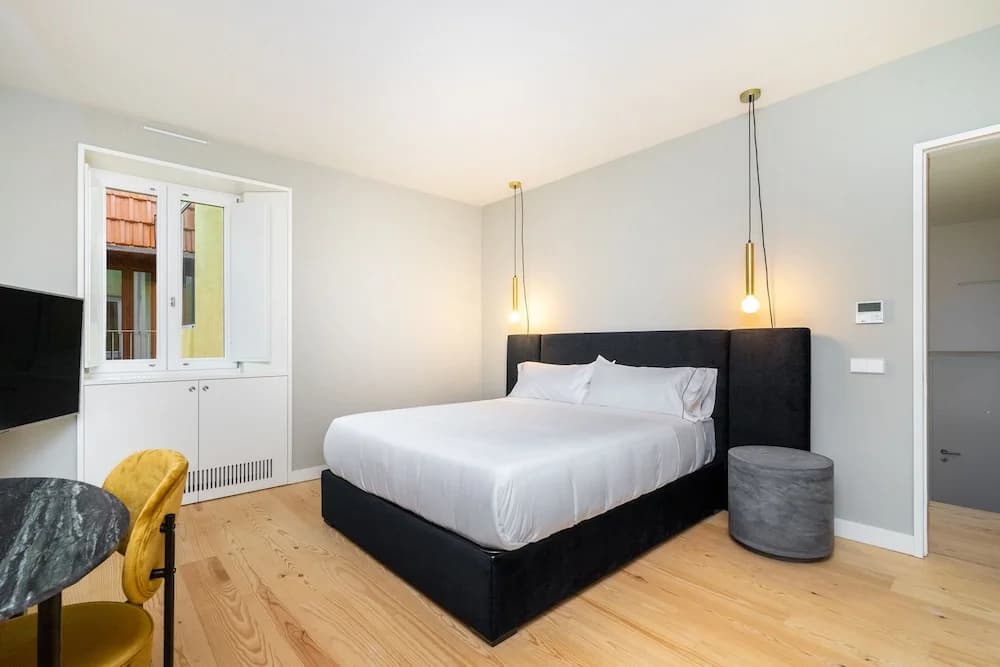 LS48 Prime Location Luxury Duplex - photo 4