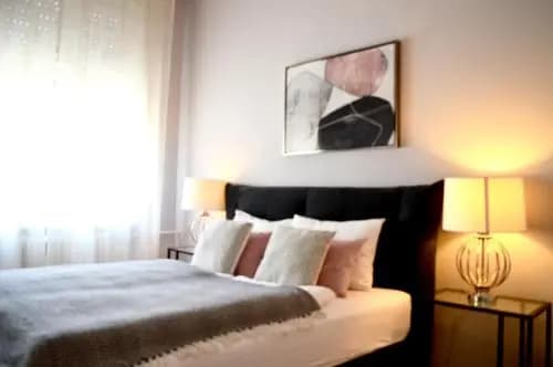 New Central Parliament Apartment - photo 3