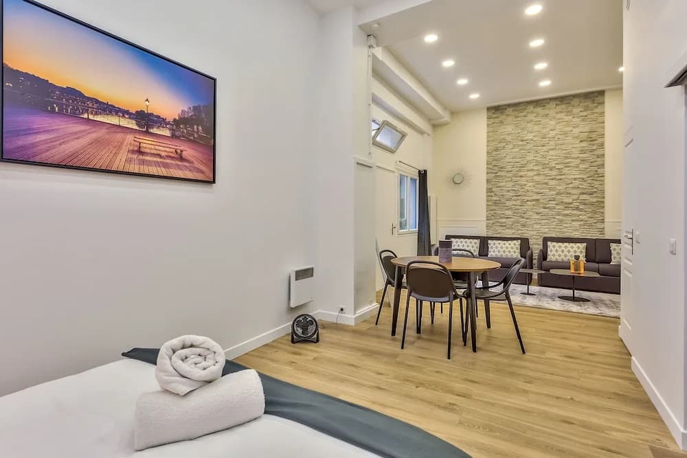 05 - Designed Parisian Flat - photo 9