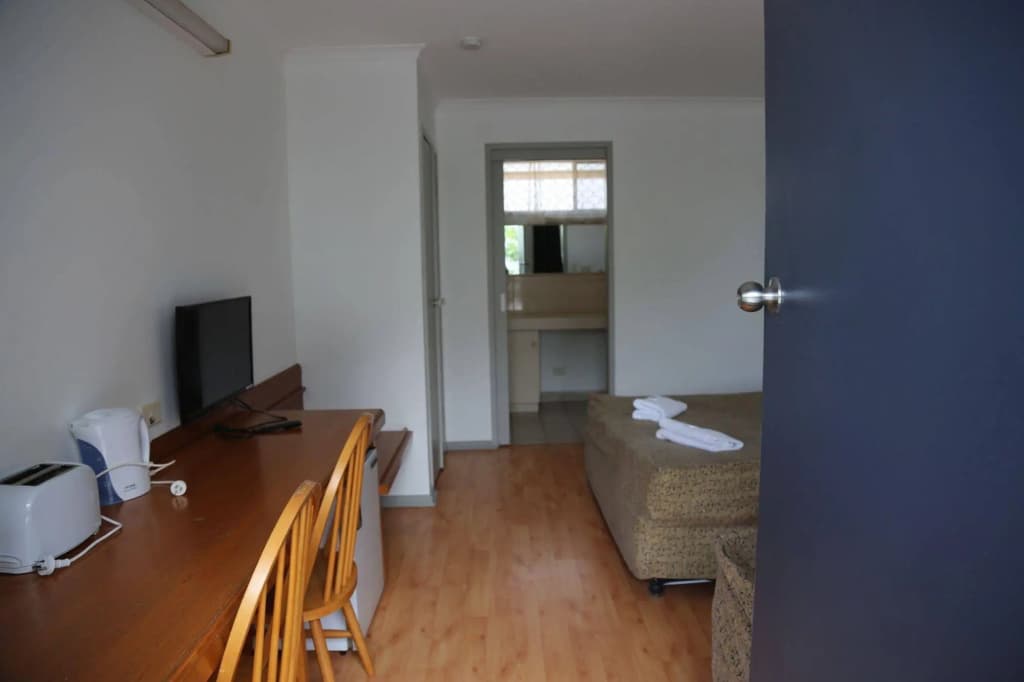 Beaconsfield Lodge Motel - photo 4
