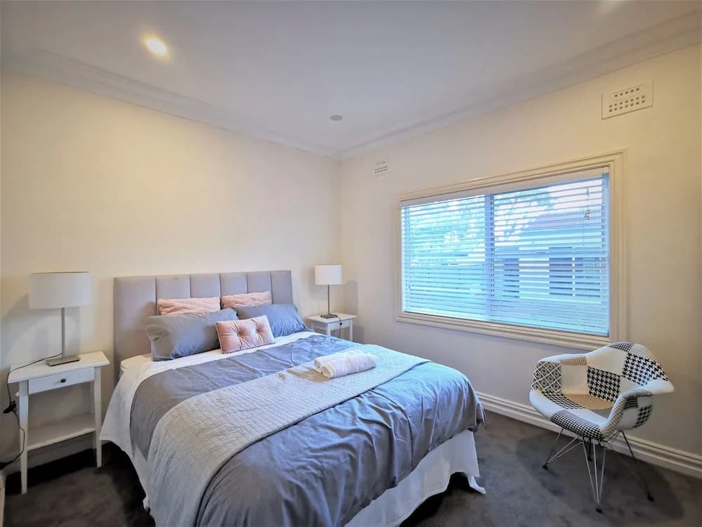 Comfy 4 Bedroms Corner House - photo 2