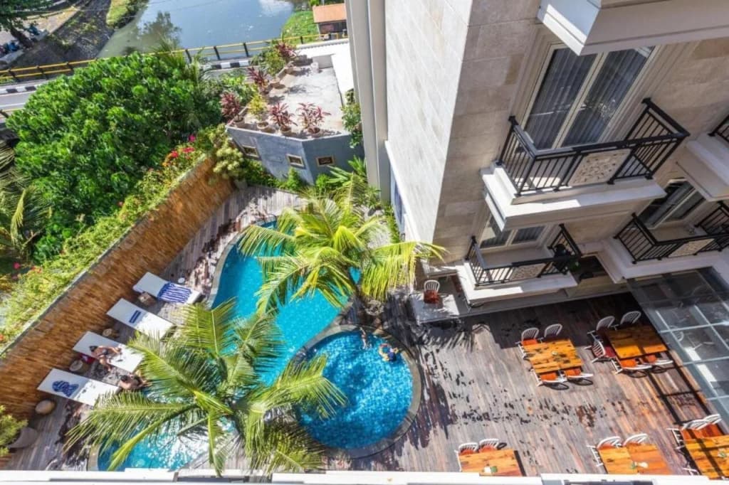 Alron Hotel Kuta Powered by Archipelago - photo 24