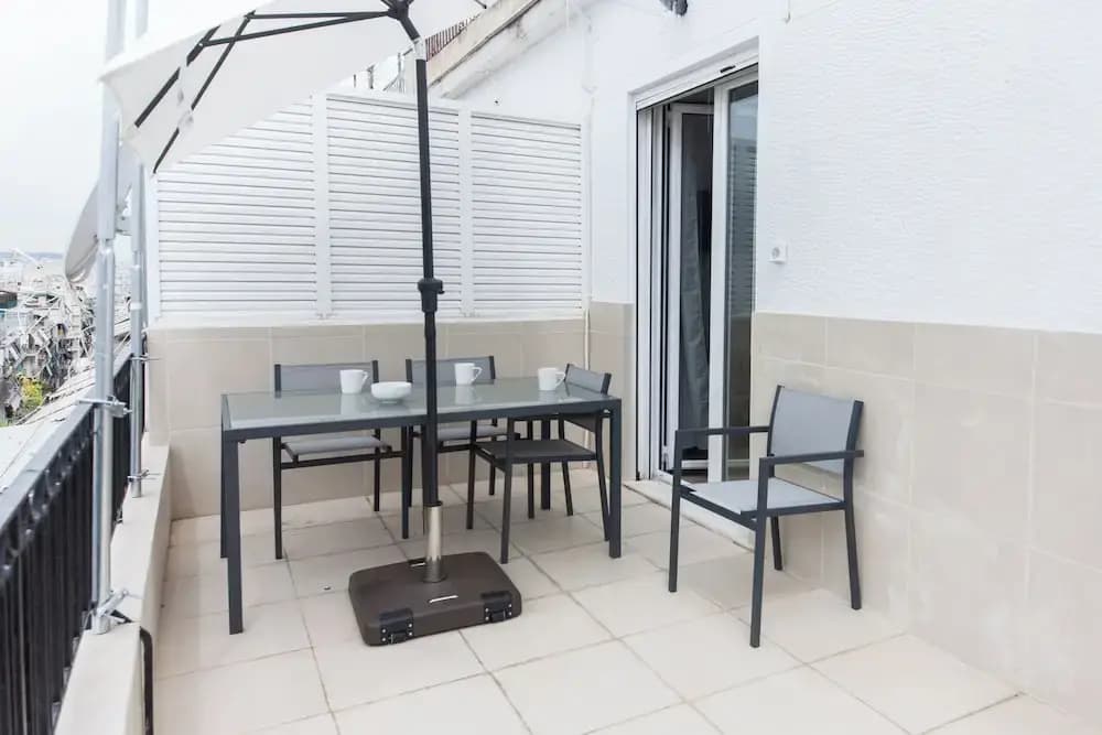 Modern Comfort 1Bd Apt with Balcony - photo 12
