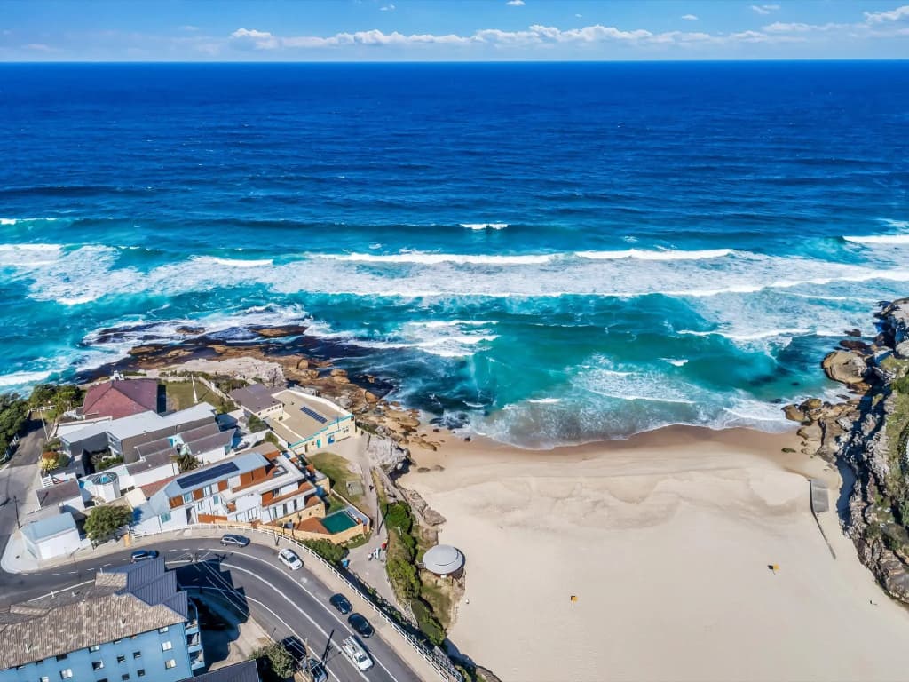 Tamarama Apartments - photo 10