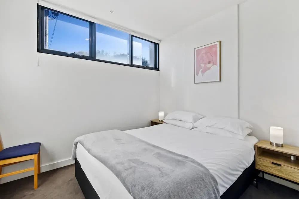 Cosy 1-bed With Private Balcony By Showgrounds - photo 2