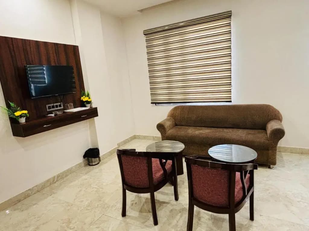 Hotel ECG Grand Inn - photo 10