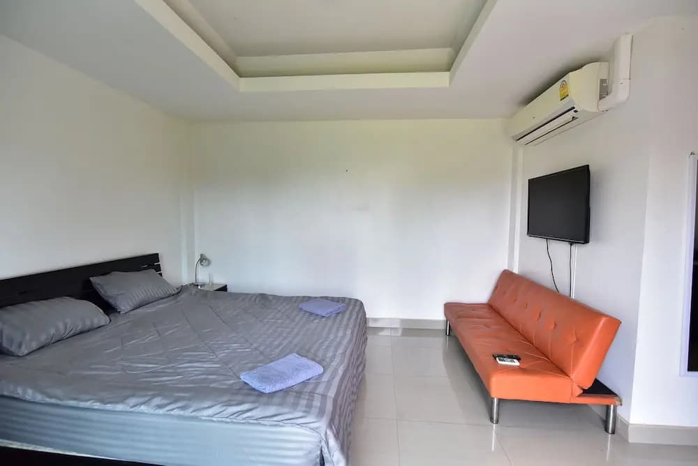 French Connection Hotel - photo 3
