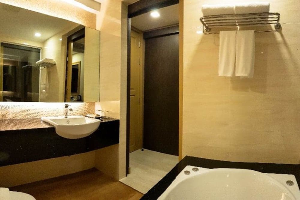 Crystal Luxury Hotel - photo 7