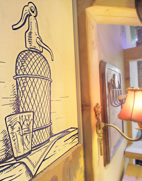 Lavender Circus Hostel And Apartments - photo 8