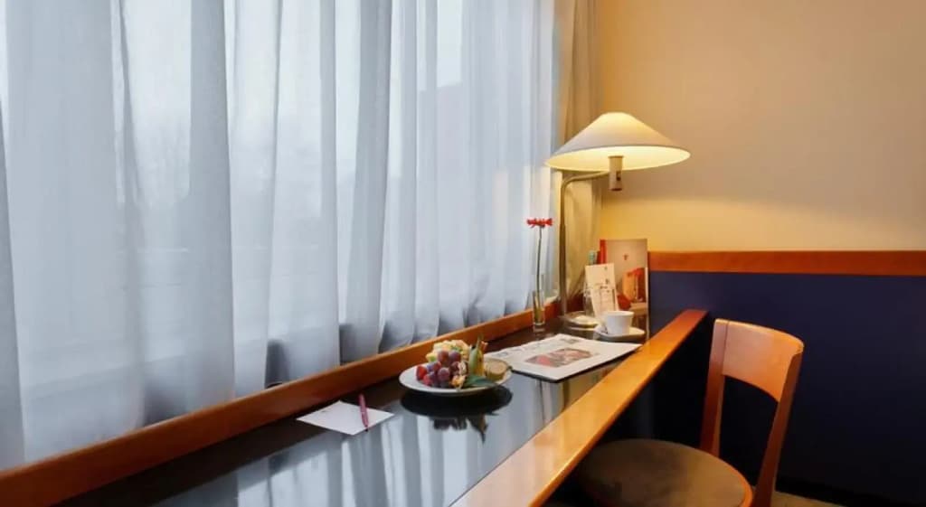 Premier Inn Berlin City Süd - photo 39