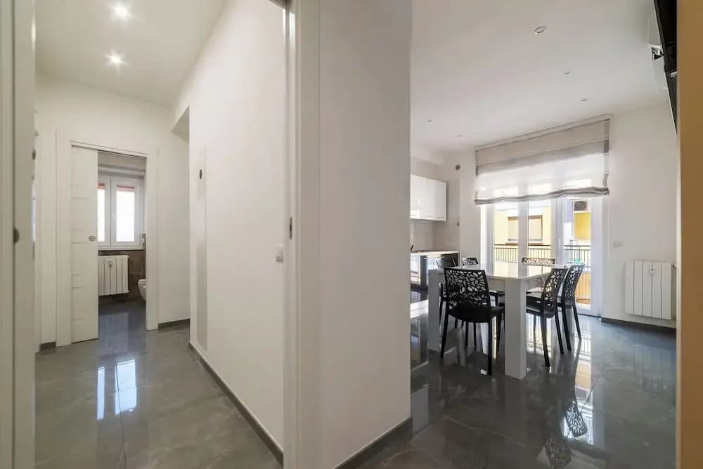 JOIVY Delightful 3-bed Flat with Balcony - photo 13