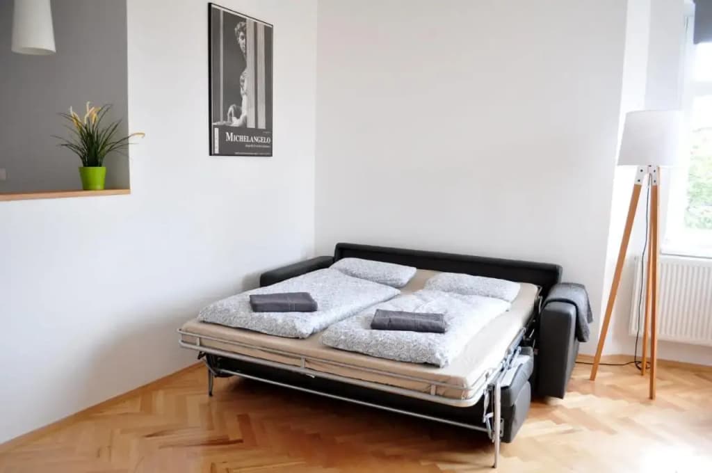 Central-Modern-Apartment - photo 3