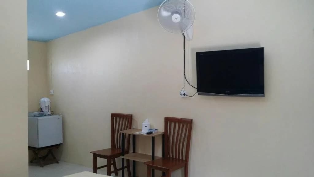 Back-Budget Hostel - photo 3