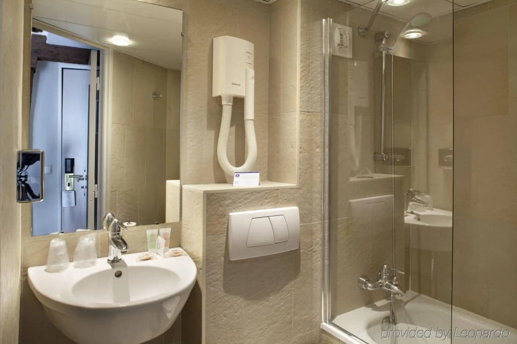 Mercure Paris Notre Dame Saint Germain des Prés - photo 10