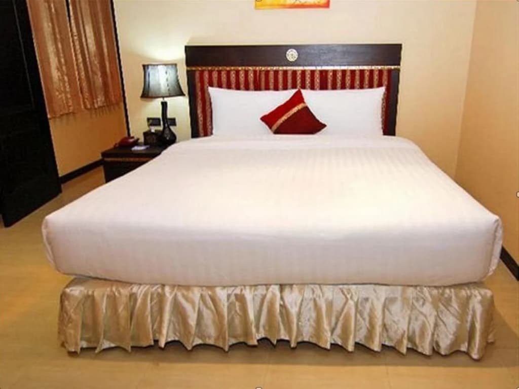 Lucky Palace Hotel - photo 3