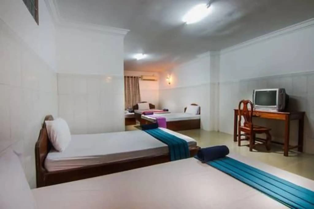 Channel Angkor Hostel - photo 18