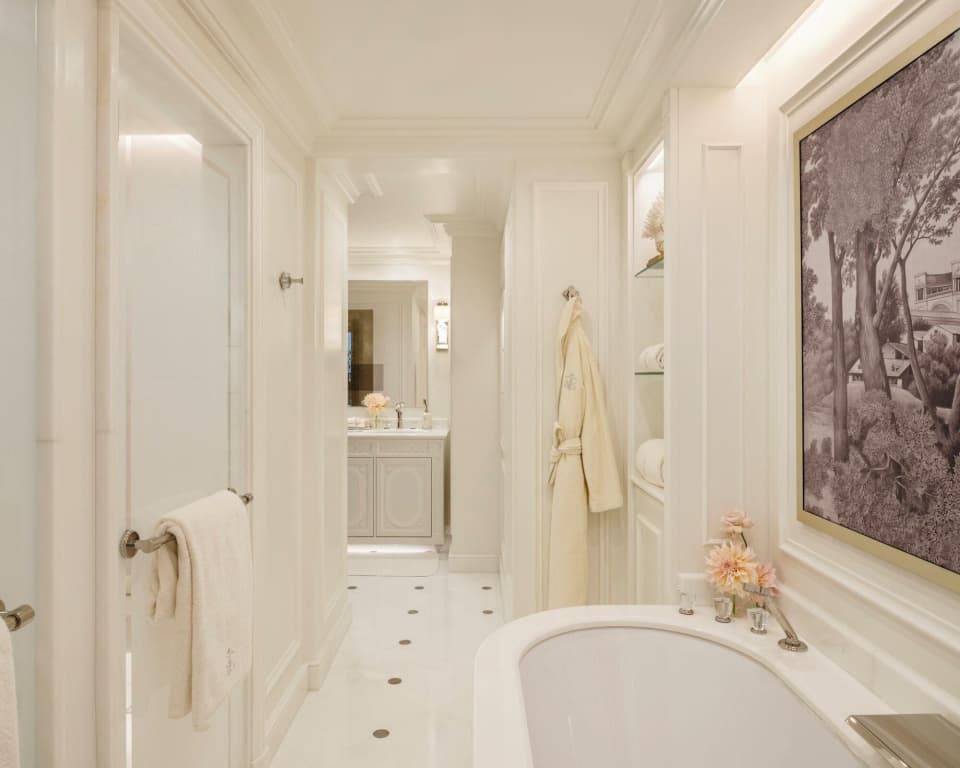 Four Seasons George V Hotel - photo 10