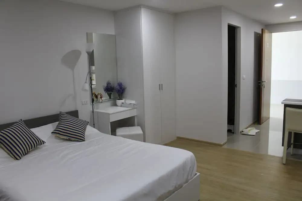 Ozone Condotel Apt 716 - photo 2