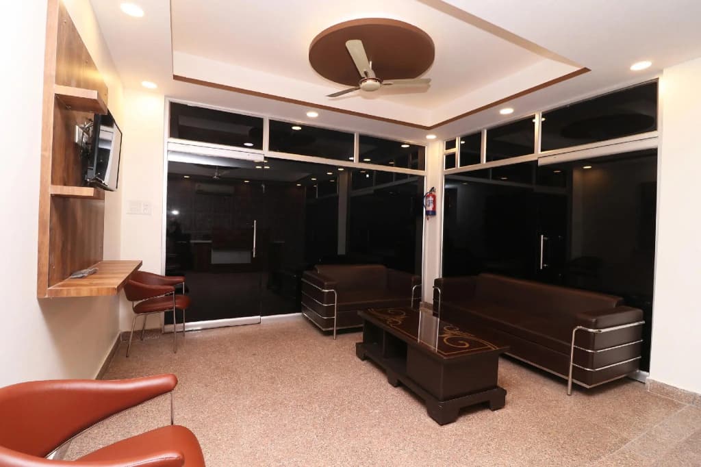 OYO 36848 Embellish Inn - photo 11