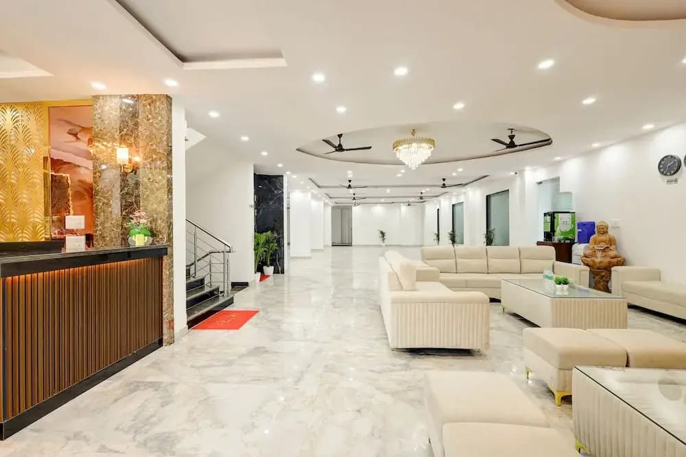 Hotel The Venice- Near Indraprastha Apollo Hospital - photo 2