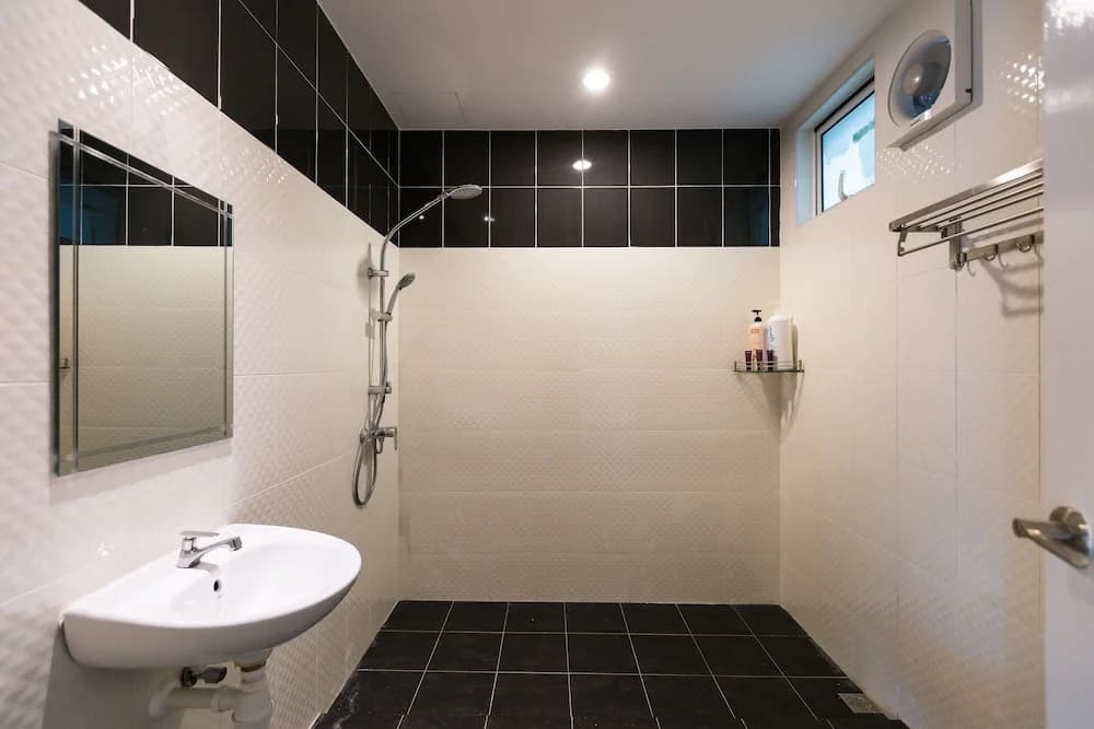 Spacious Seaview Suite - photo 9