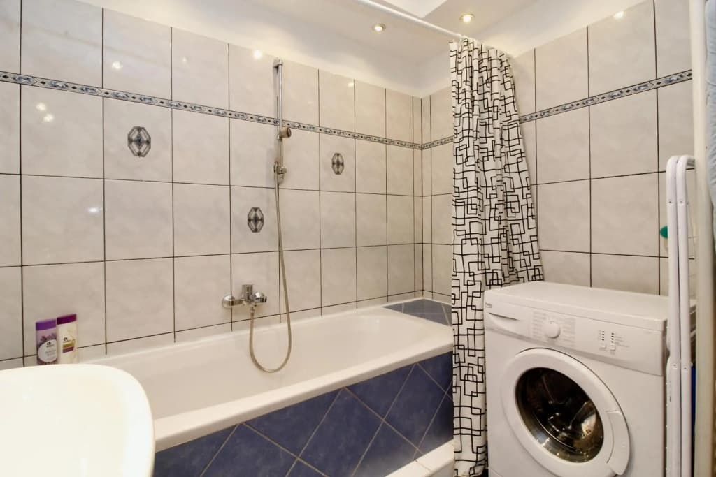 Gorgeous Hideout | City Center Apartment - photo 8