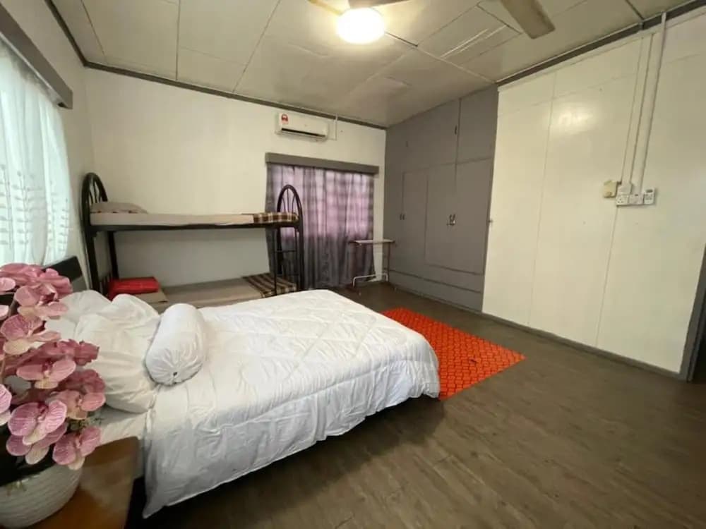 OYO Home 90349 Anique Hoemstay - photo 11