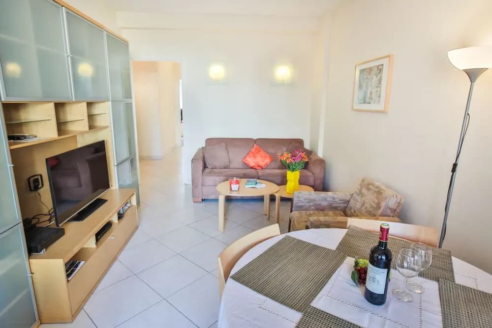 Le France-Massenet Ap3015 by Riviera Holiday Homes - photo 3