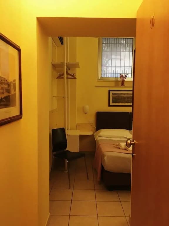 Vatican Room Rental - photo 15