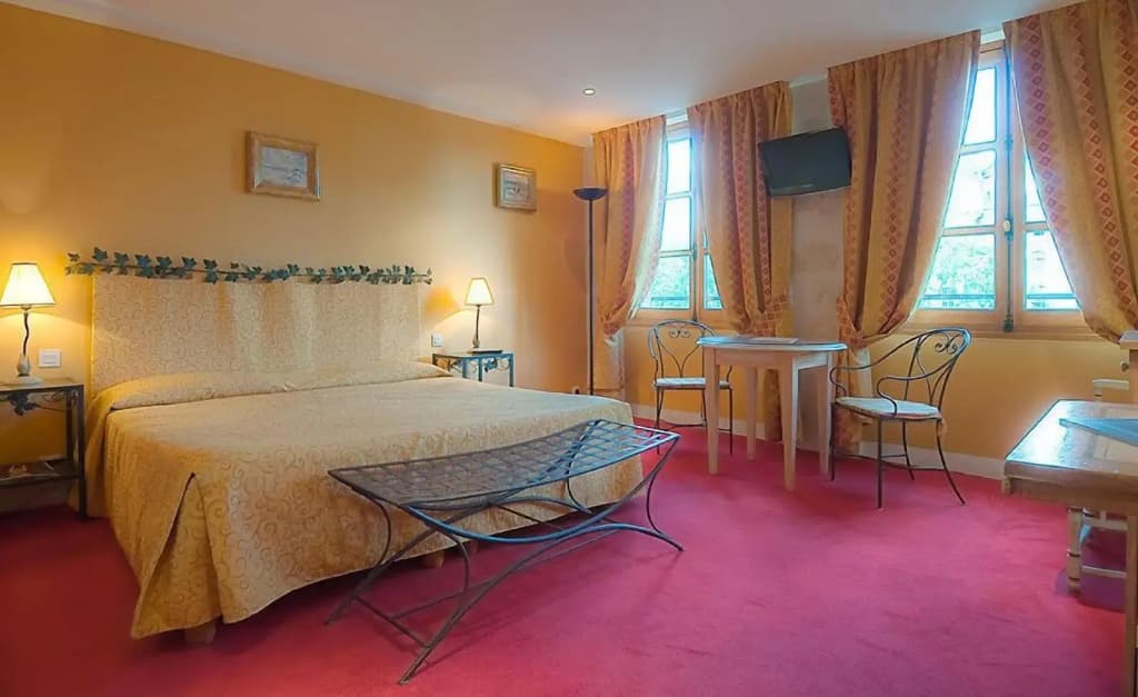 Hotel Les Rives De Notre Dame - photo 23